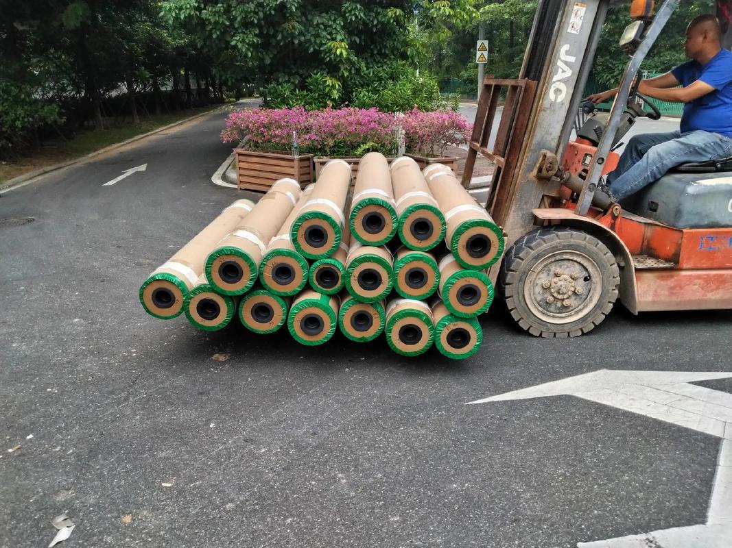 #上热门话题 批发lg地板,安装塑胶地板.#自