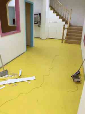 新疆乌鲁木齐县厂房防静电PVC塑胶地板选购与采购指南